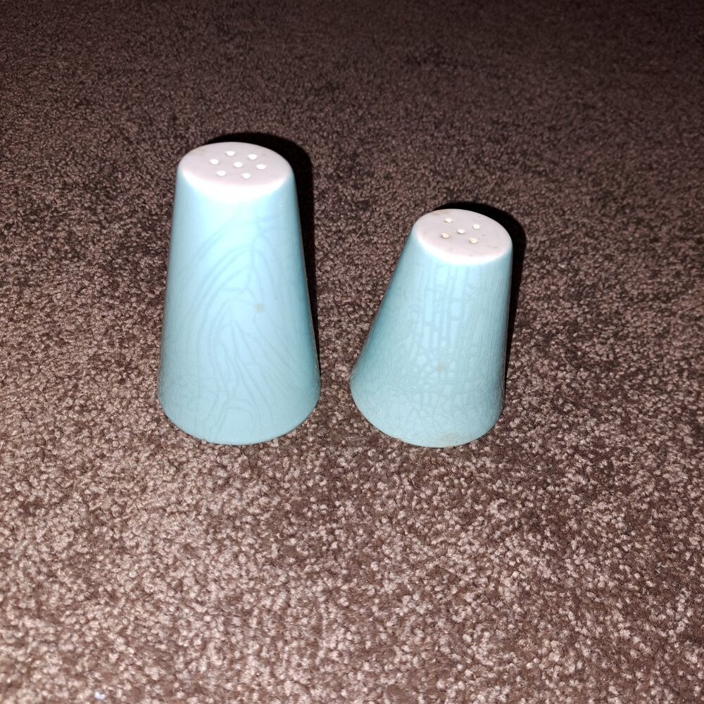 Vintage Marcrest Swiss Alpine Chalet Atomic Turquoise Salt And Pepper Shakers - Picture 7 of 10